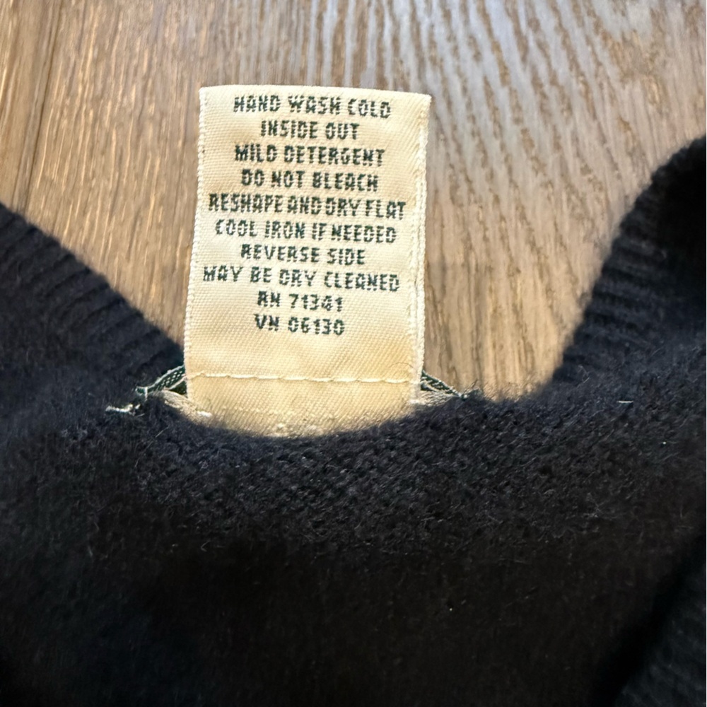L.L. Bean Black 100% Cashmere Zip Up Sweater - Picture 4 of 7